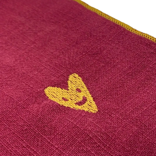 Serviette en lin lavé Framboise, finition dorée_broderie Coeur personnalisable