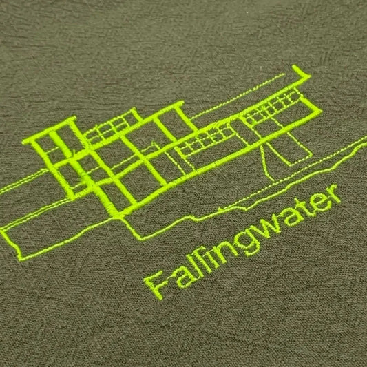 Serviette en lin lavé couleur vert safari brodée du plan du célèbre projet d'architecture Fallingwater_ détail broderie