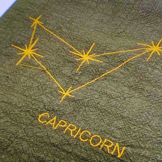 Serviette en lin lavé vert safari finition doré_Constellations du Zodiaque