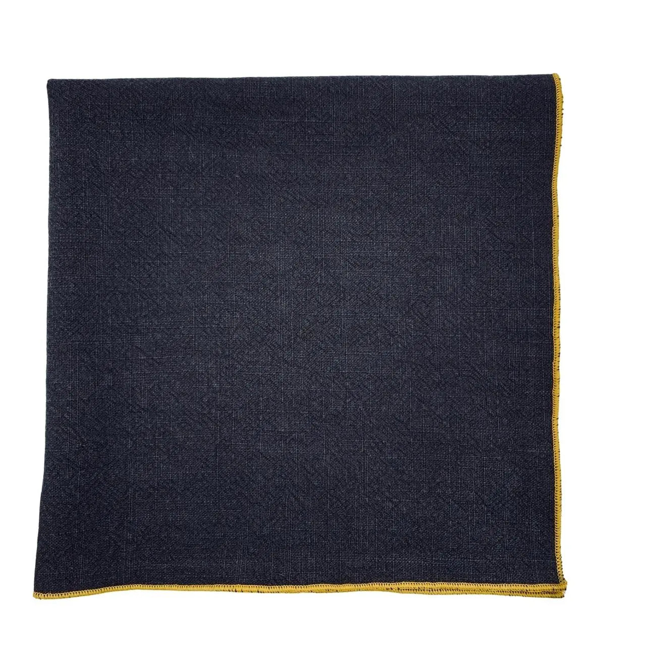 Serviette en lin lavé couleur vert safari finition doré personnalisable