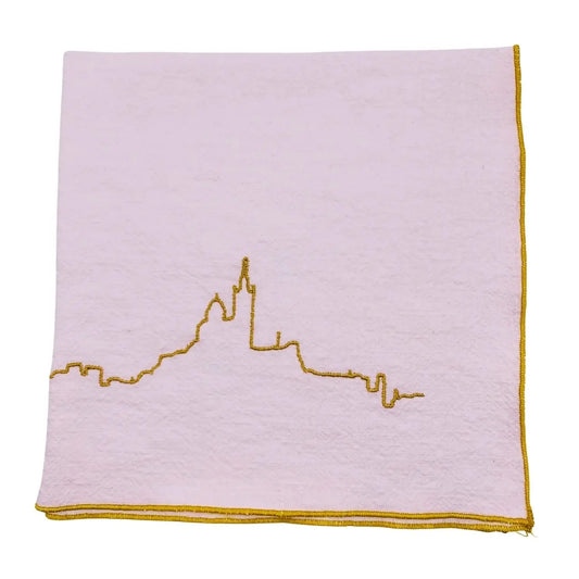 Notre Dame de la Garde brodée sur une serviette blanche finition dorée