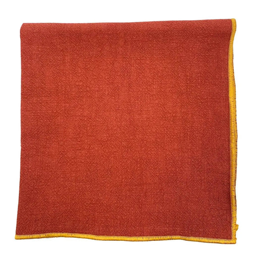 Serviette en lin lavé couleur piment finition doré personnalisable